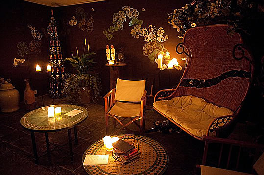 salon_swinging_chair